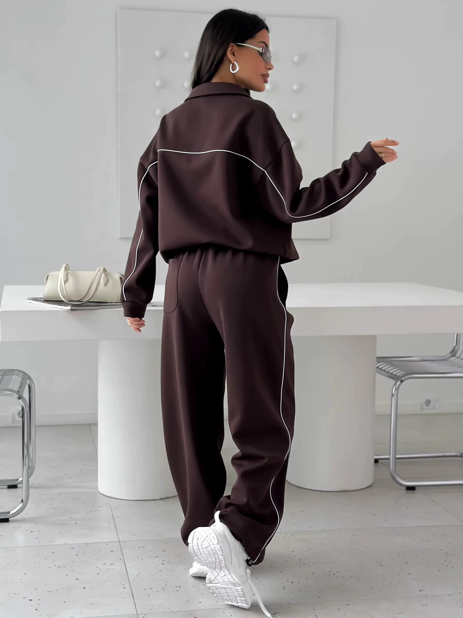 Ensemble de survêtement 2 pièces pour femme automne 2026 : haut polo à manches longues et pantalon large avec bande latérale – Tenue décontractée et sportive