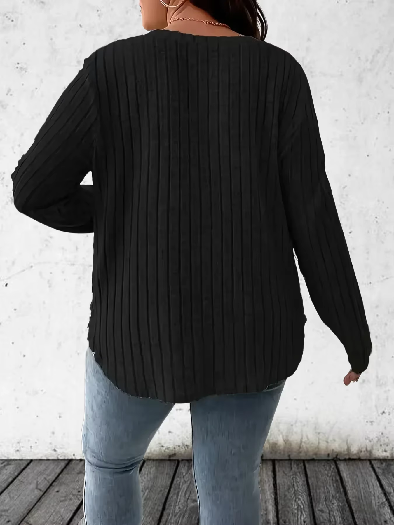 T-shirt à manches longues et col en V pour femmes