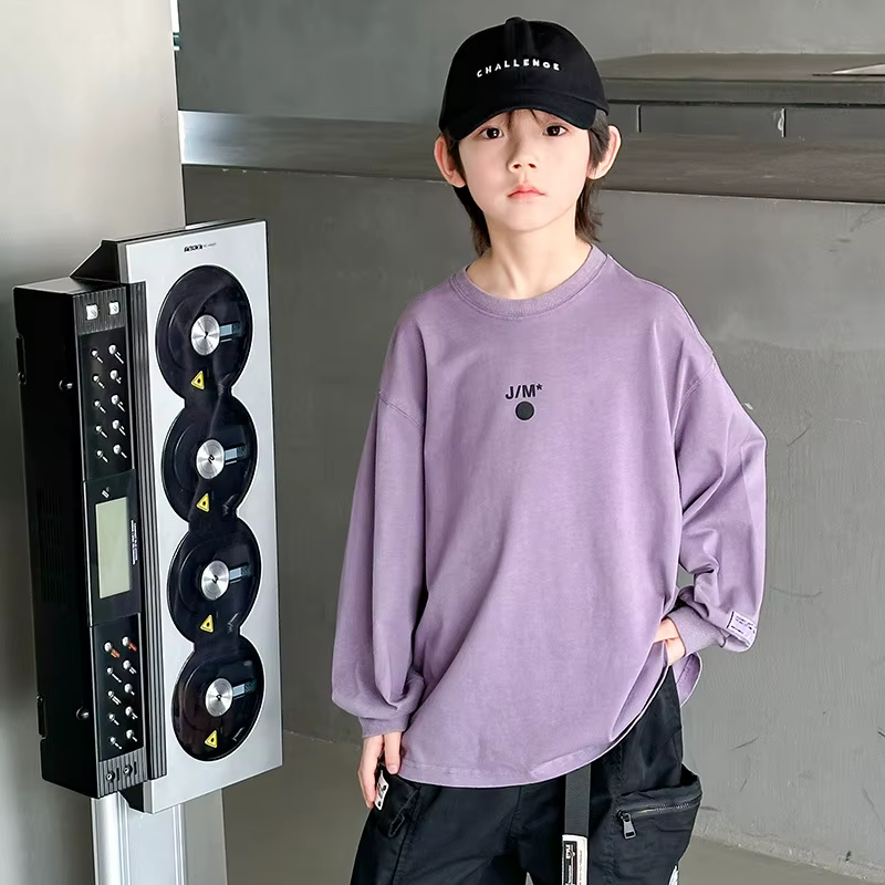 T-Shirt avec lettres violettes pour garçons
