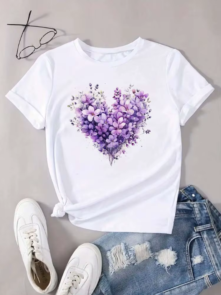 T-shirt pour femme à motif floral en forme de cœur