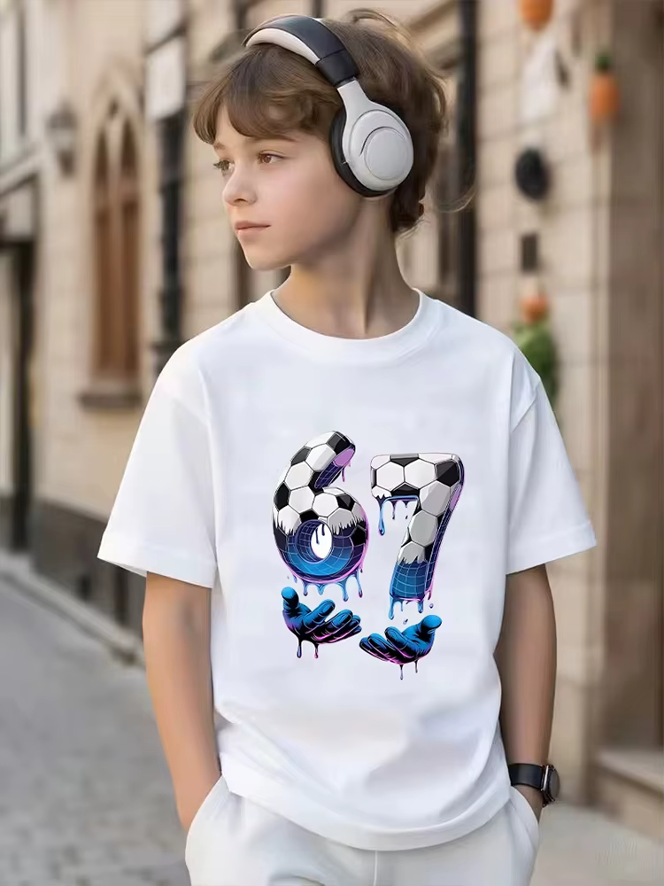 T-shirt pour enfants noir à thème sportif