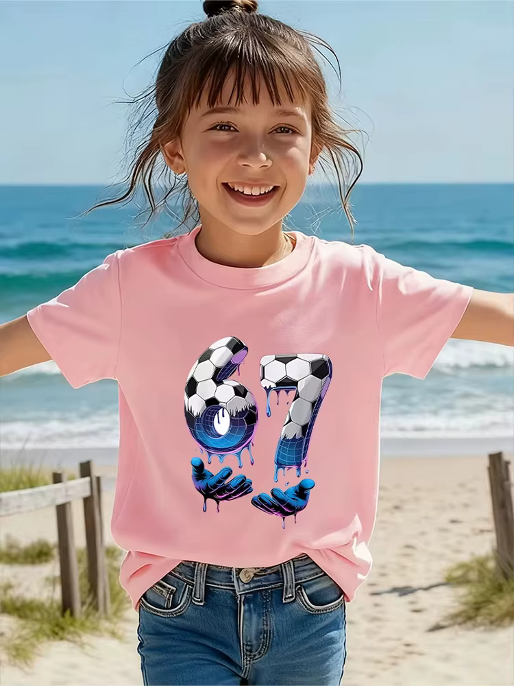 T-shirt pour enfants noir à thème sportif