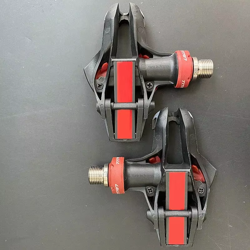 Pédales de route en carbone ultra légères 165g avec crampons pédales de vélo pour le cyclisme