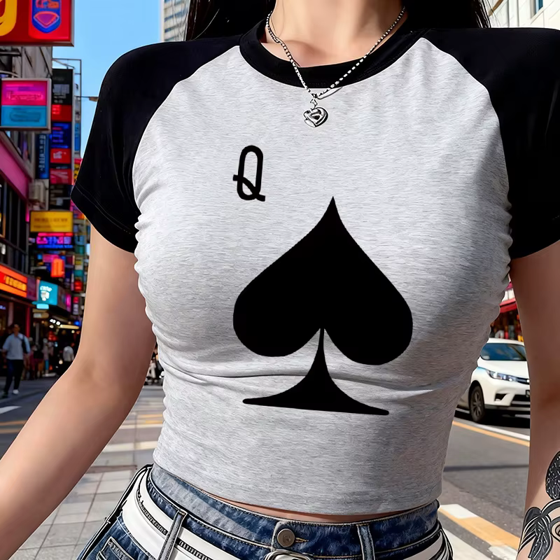 T-shirt court à col rond pour femme avec imprimé cœur