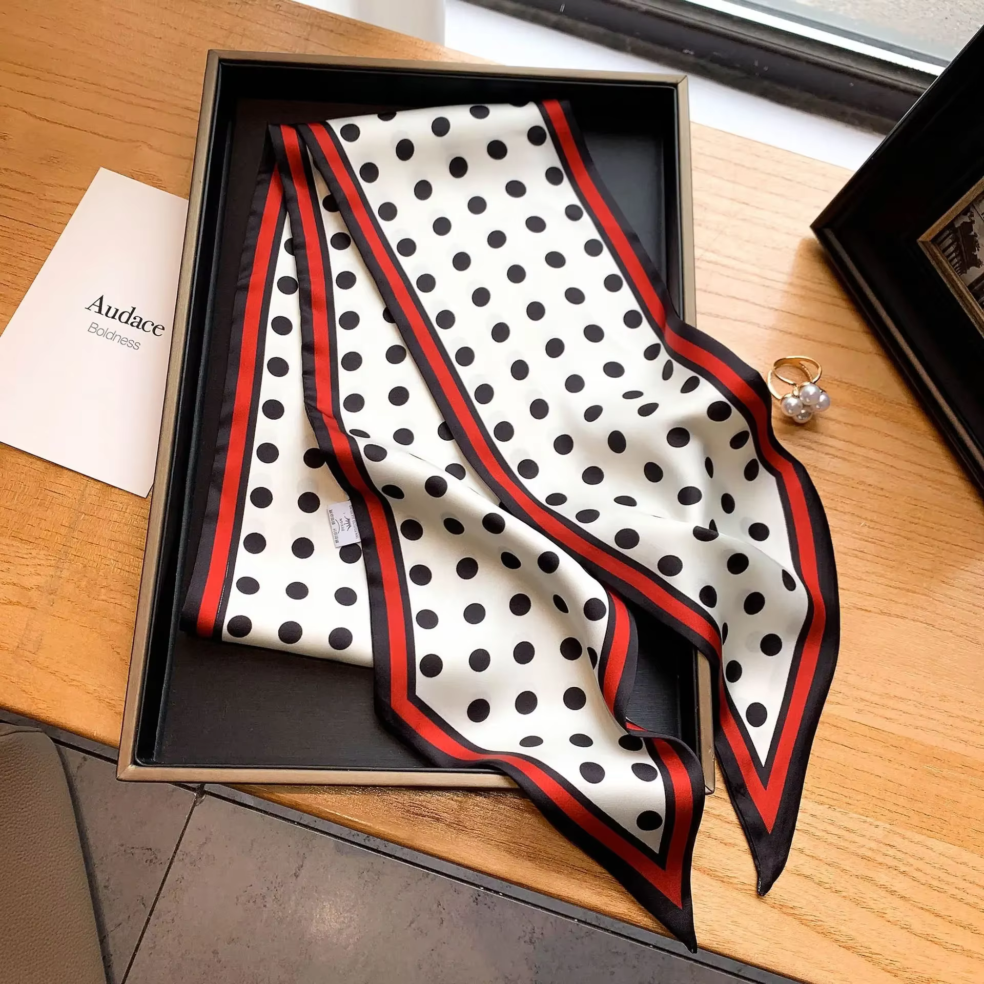 Écharpe à pois Long châle pour femmes printemps et été mode bandeau de cheveux foulards de cou foulard