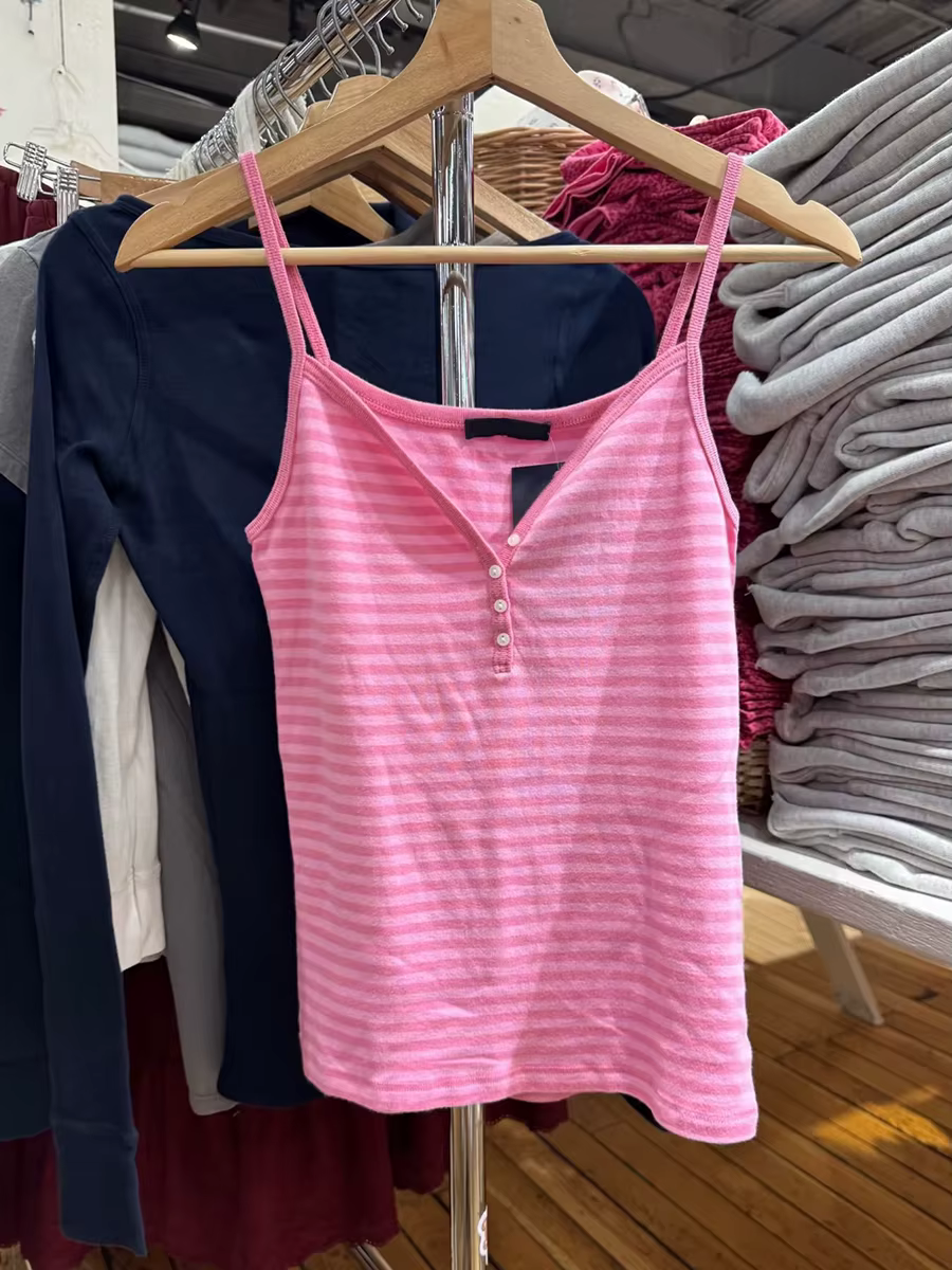 Débardeur rose rayé à quatre boutons pour femme