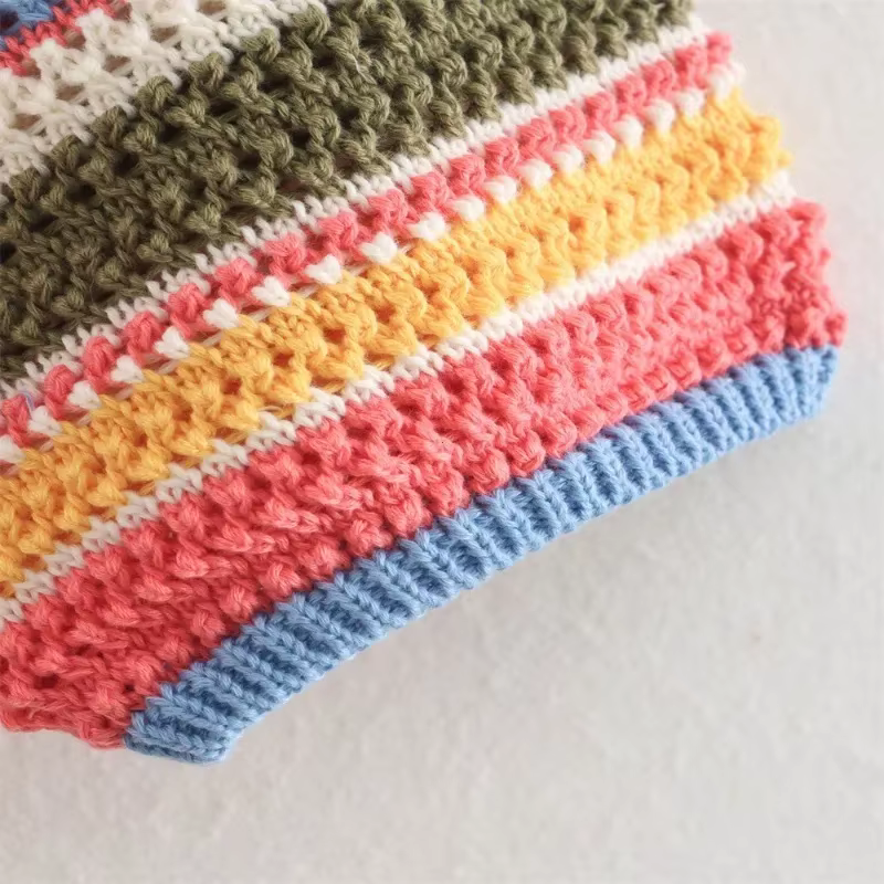 Pull court rayé en tricot au crochet pour femme