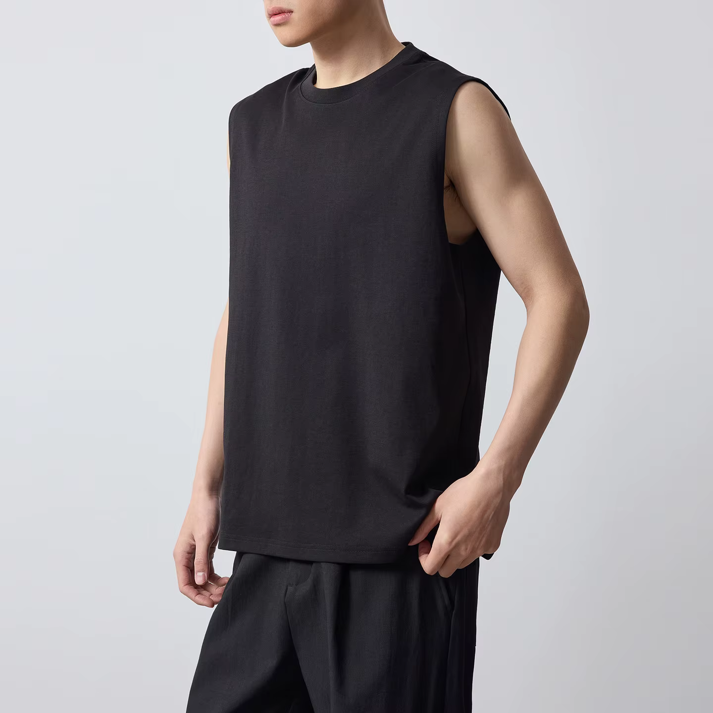 Débardeur Sport Urbain Homme – Nouvelle Collection Été 2026 – Couleur Unie Col Rond