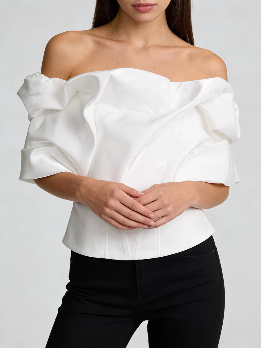 TWOTWINSTYLE – Hauts noirs à volants et épaules dénudées style urbain audacieux pour femme