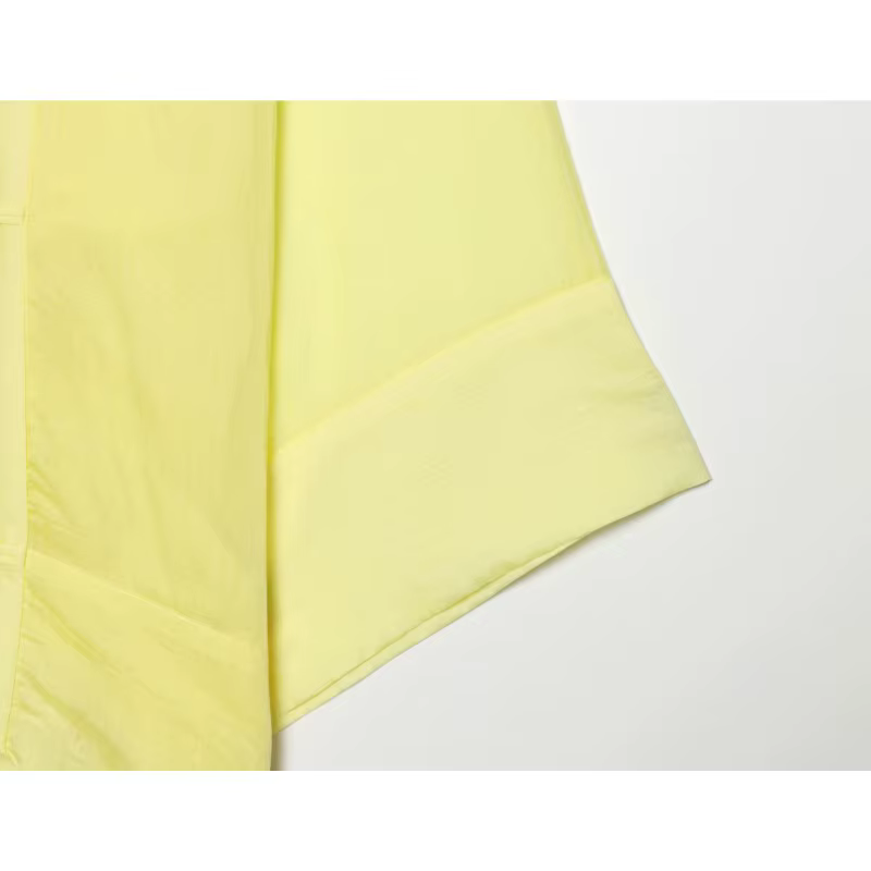 Nouvelle Blouse Fluide Femme Été 2026 Décontractée à Boutons Grenouille Col Rond Manches Longues à Revers Légère Hauts