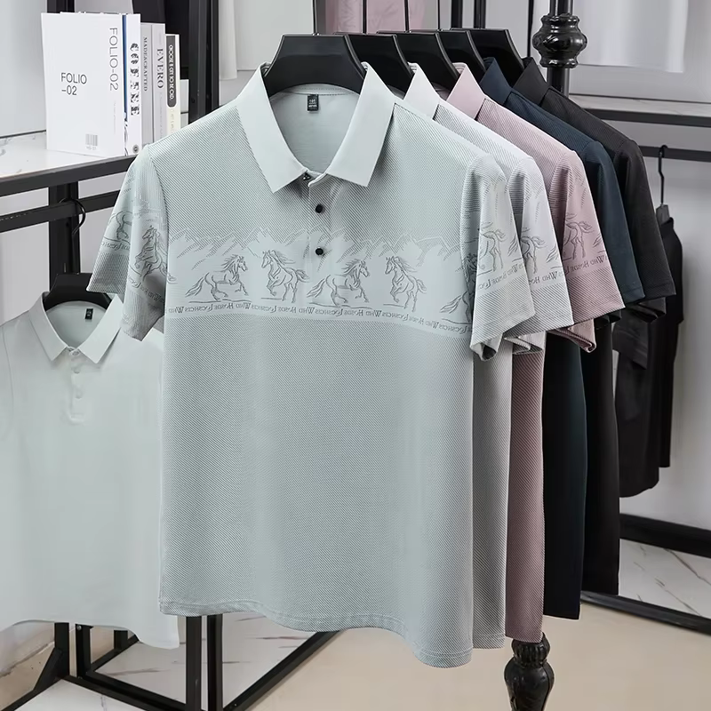 Polo imprimé cheval paysager pour homme