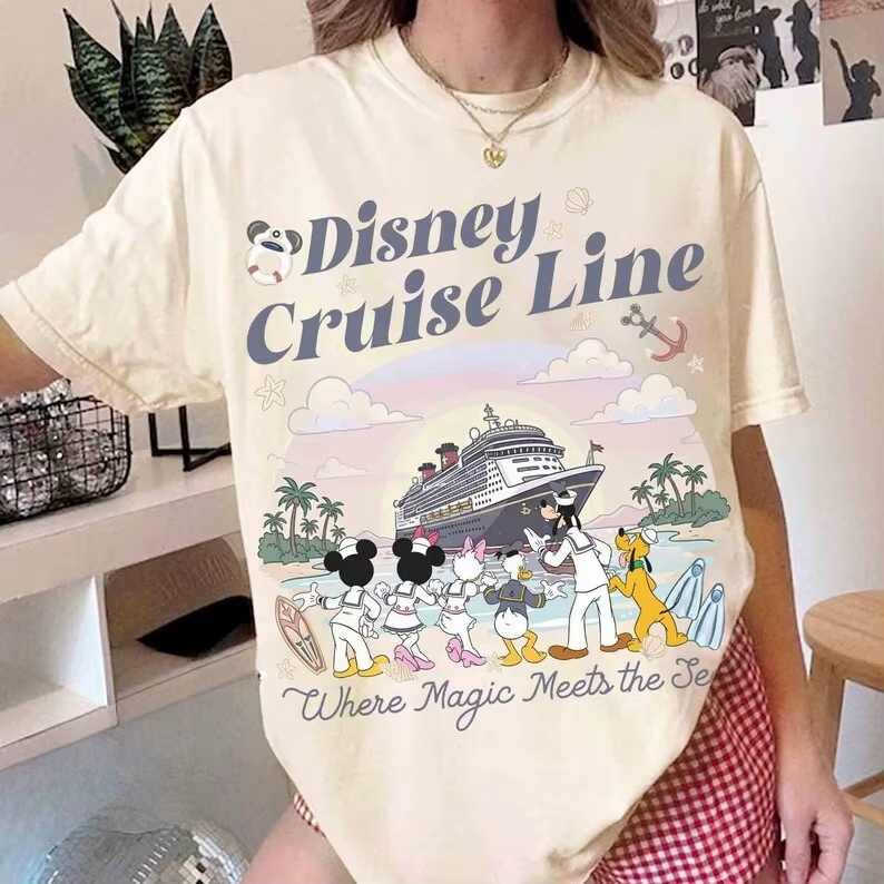 Nouveau T-shirt Confortable Imprimé Mickey et ses Amis Croisière 2026 – Motif Manches Courtes pour Adultes et Enfants
