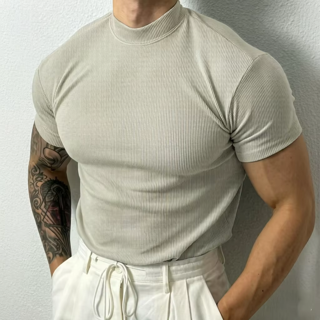 T-shirt à rayures à col haut pour hommes