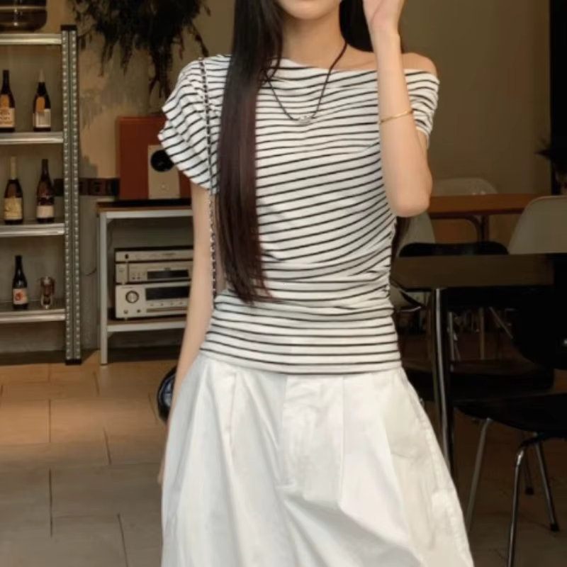 Slim Fit rayé épaule inclinée T-Shirts femmes été Chic taille cintrée en plein air Bared coréen Sle coton haut décontracté