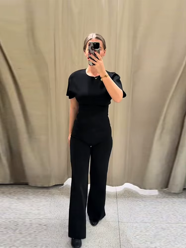 Ensemble deux pièces chic et minimaliste pour femme : haut sans dos à manches courtes et pantalon droit taille haute ajusté – Nouvelle collection Printemps 2026