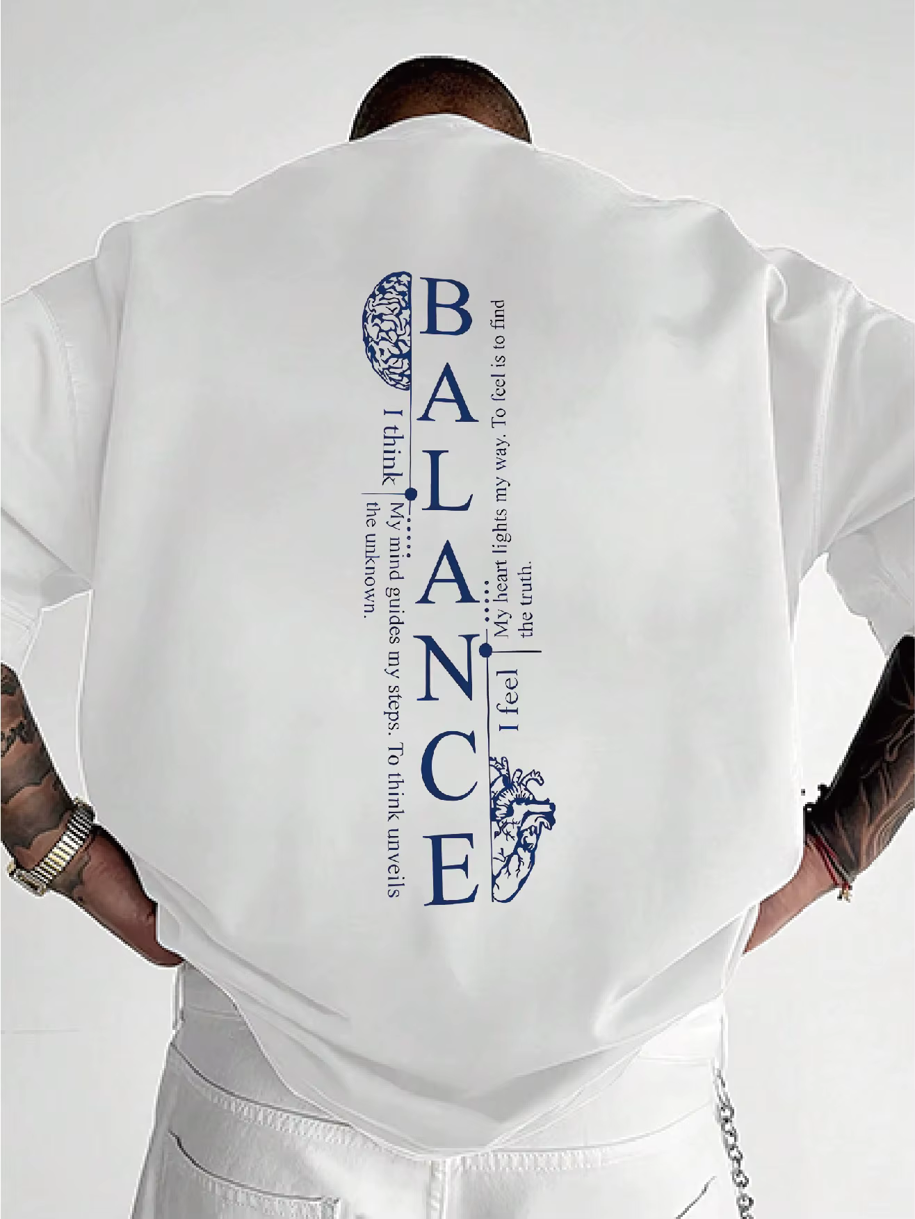 T-shirt bleu simple à manches longues avec slogan spirituel "BALANCE" imprimé