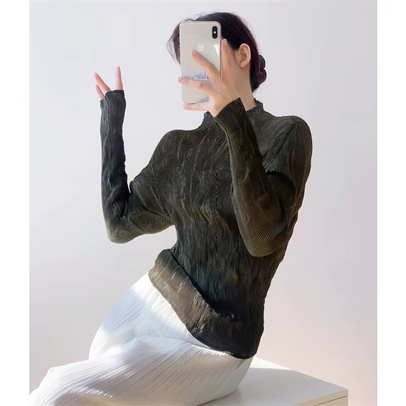 T-shirt femme polyvalent élégant élastique mince décontracté 2025 été nouveau hauts pullover Miyake plissé irrégulier à manches courtes Chic