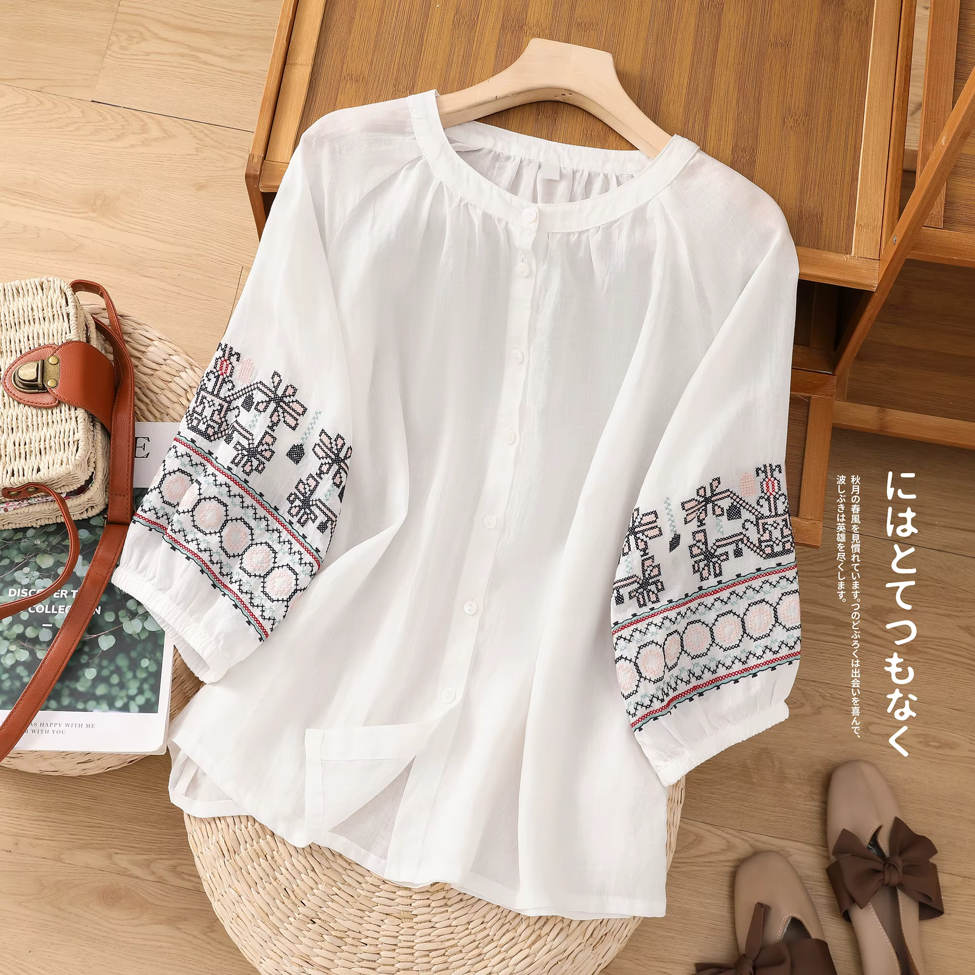 Chemise à col rond brodée en coton et lin pour femme