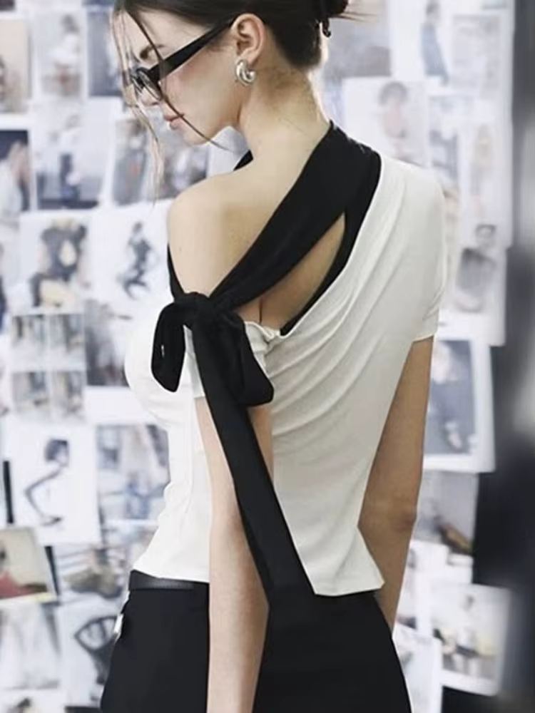 T-shirt col incliné pour femmes