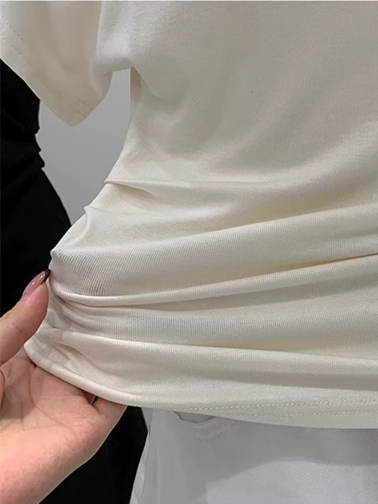 T-shirt noir à manches courtes pour femmes