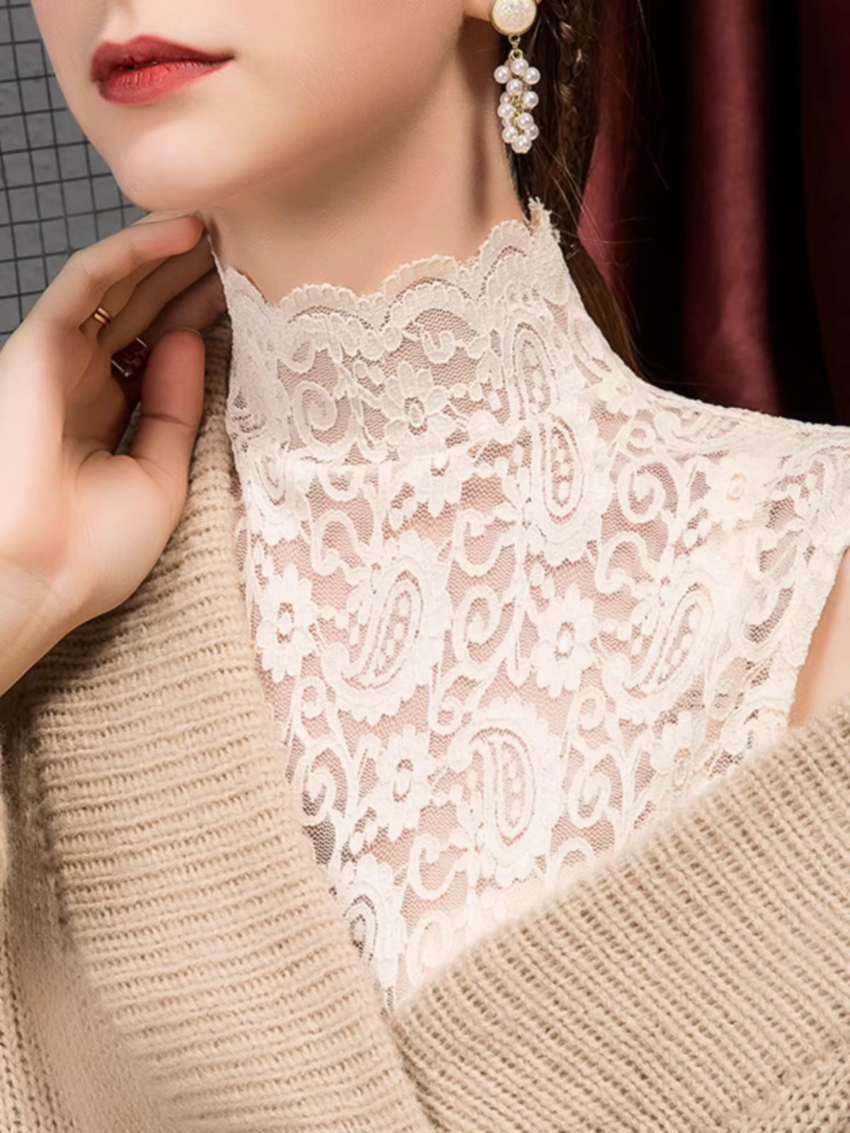 Chemise en dentelle à col roulé pour femmes