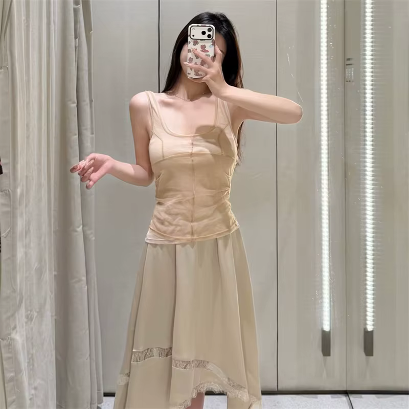 Ensemble deux pièces chic d'été 2026 : débardeur camisole en dentelle transparente double couche à col en U sans manches