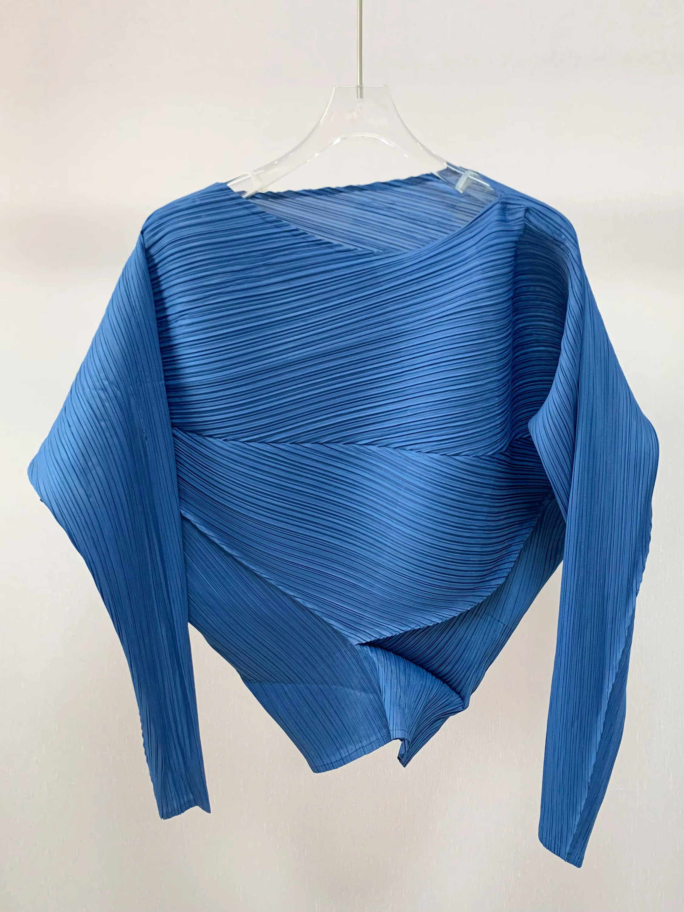 Miyake T-shirt de couleur unie 2025 printemps ouvert nouveau polyvalent mince forme hauts plissés chemise Design