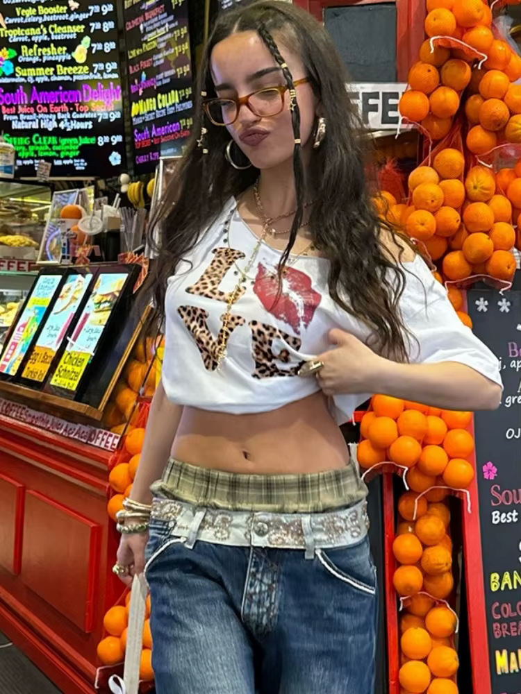 T-shirt surdimensionné à col incliné pour femmes