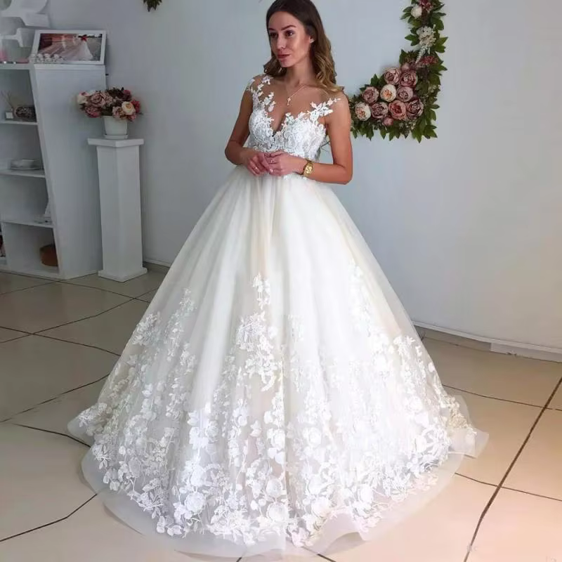 Robe de mariée blanche en dentelle à épaules dénudées 2026, style palais, broderie artisanale, traîne, personnalisable