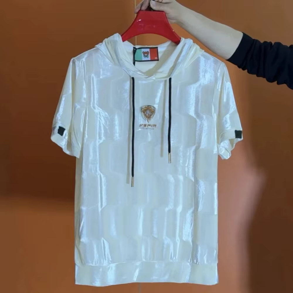 T-shirt à capuche doux et lisse pour homme