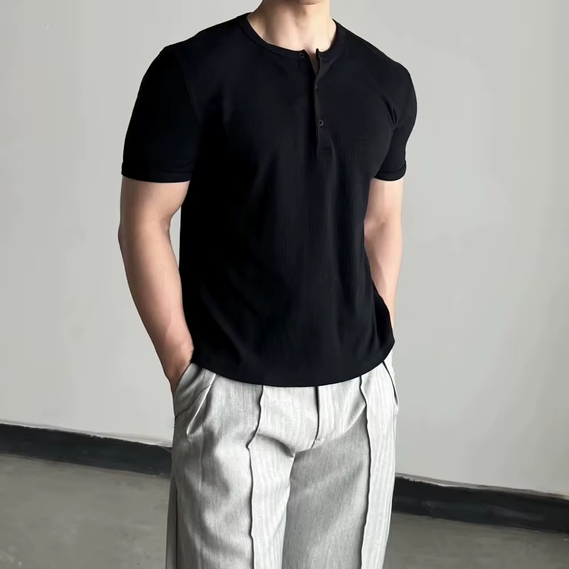 T-shirt Homme Rétro Américain Col Henry Couleur Unie Manches Courtes Coupe Élégante Été Haut de Gamme Épaule Droite Décontracté