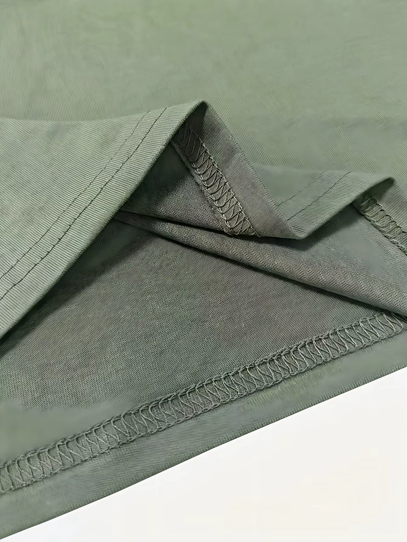 T-shirt imprimé à col en V pour femme