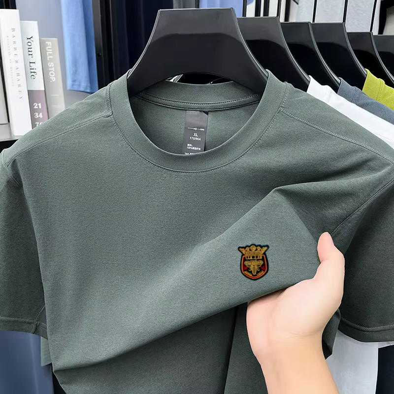 Badge de marque brodé manches courtes hommes t-shirt de luxe designer de mode nouveau été col rond décontracté confort