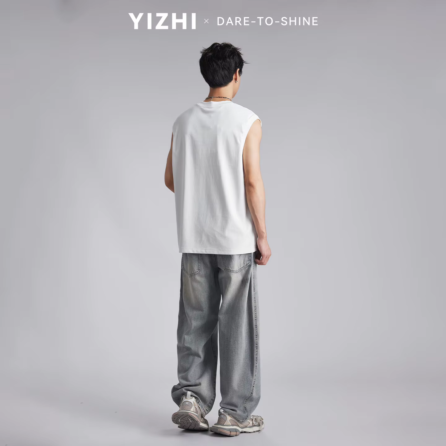 Débardeur uni pour homme avec logo métallique