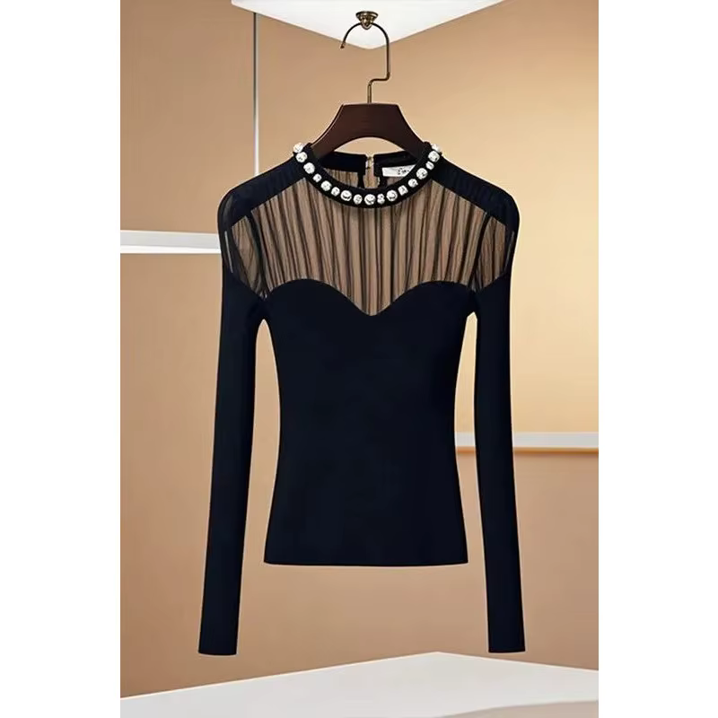 T-shirt en maille cousue noire de style français chic et unique pour femme en hiver