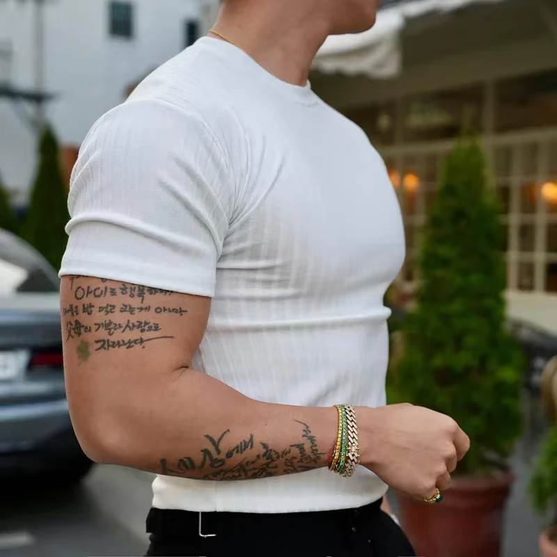 T-shirt de fitness pour hommes