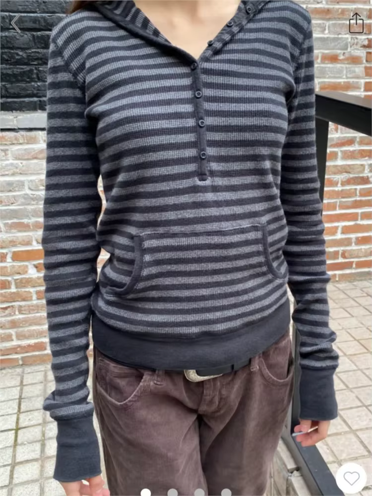 T-shirt à capuche gaufré pour femme
