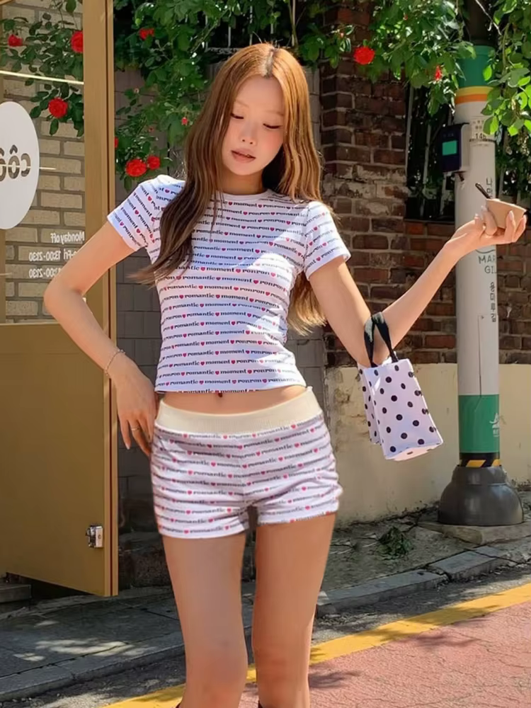 Manches courtes haut court butin Shorts Sexy deux pièces Ensemble femmes Streetwear lettres imprimées Conjunto Femenino doux Ensemble Femme