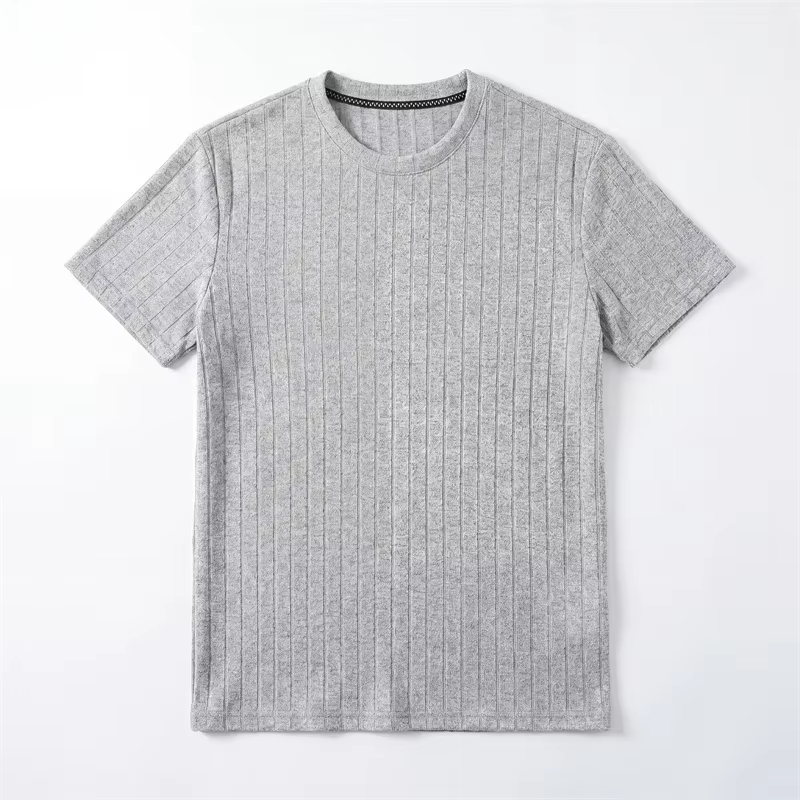 T-shirt en tricot côtelé pour homme avec rayures verticales