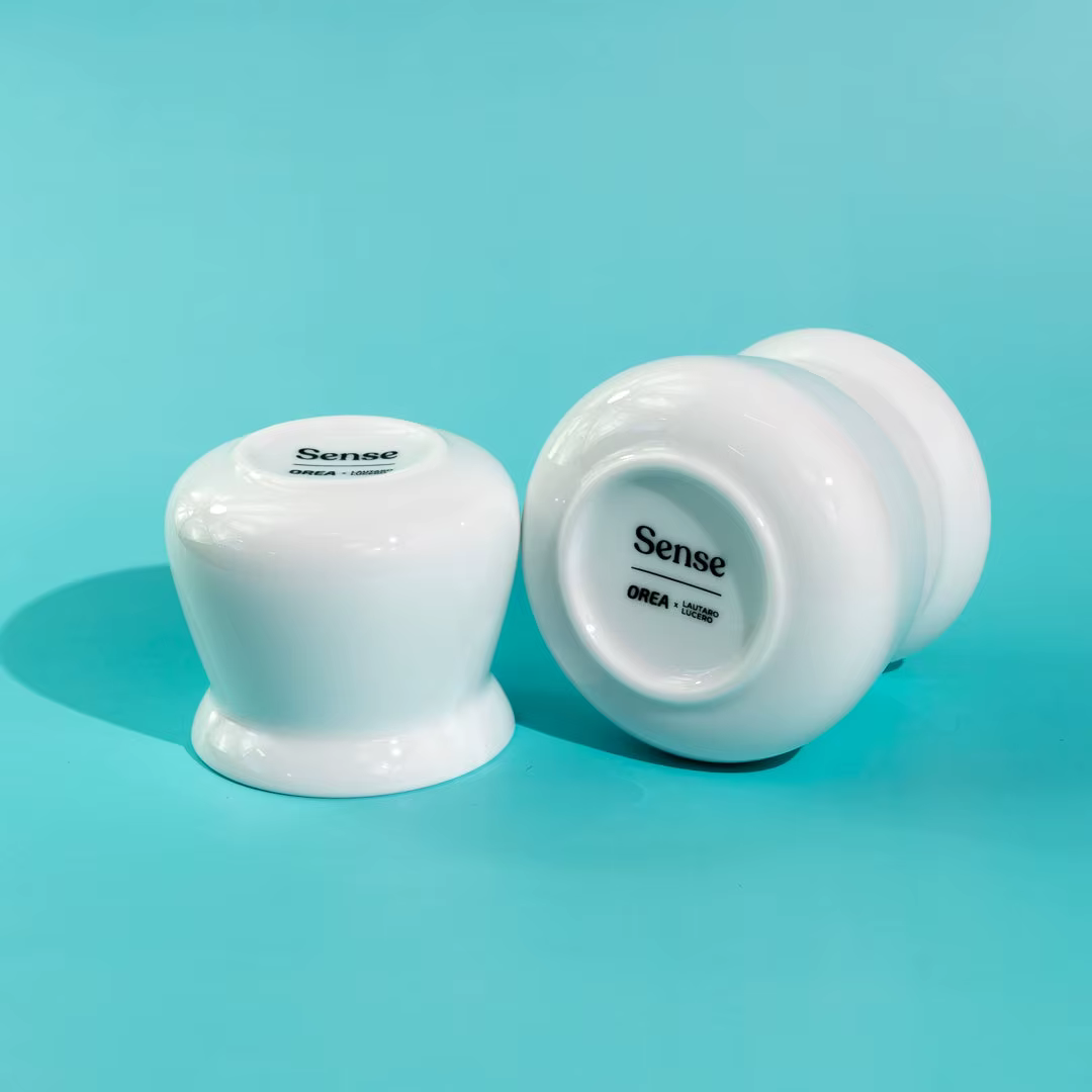 Tasse de dégustation de café percée à la main en porcelaine blanche Ele OREA SENSE appréciation sensorielle