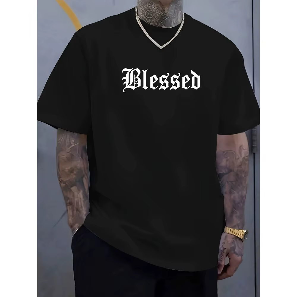 T-shirt minimaliste avec imprimé audacieux sur la poitrine