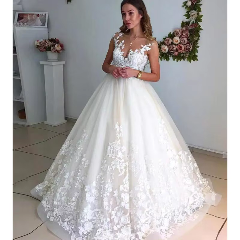 Robe de mariée blanche en dentelle à épaules dénudées 2026, style palais, broderie artisanale, traîne, personnalisable