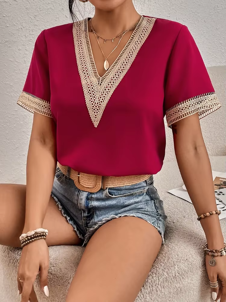Nouveaux T-shirts pour femmes à col en V en dentelle