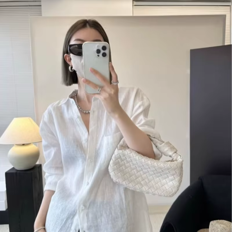 Chemise à manches longues en lin blanc pour femme