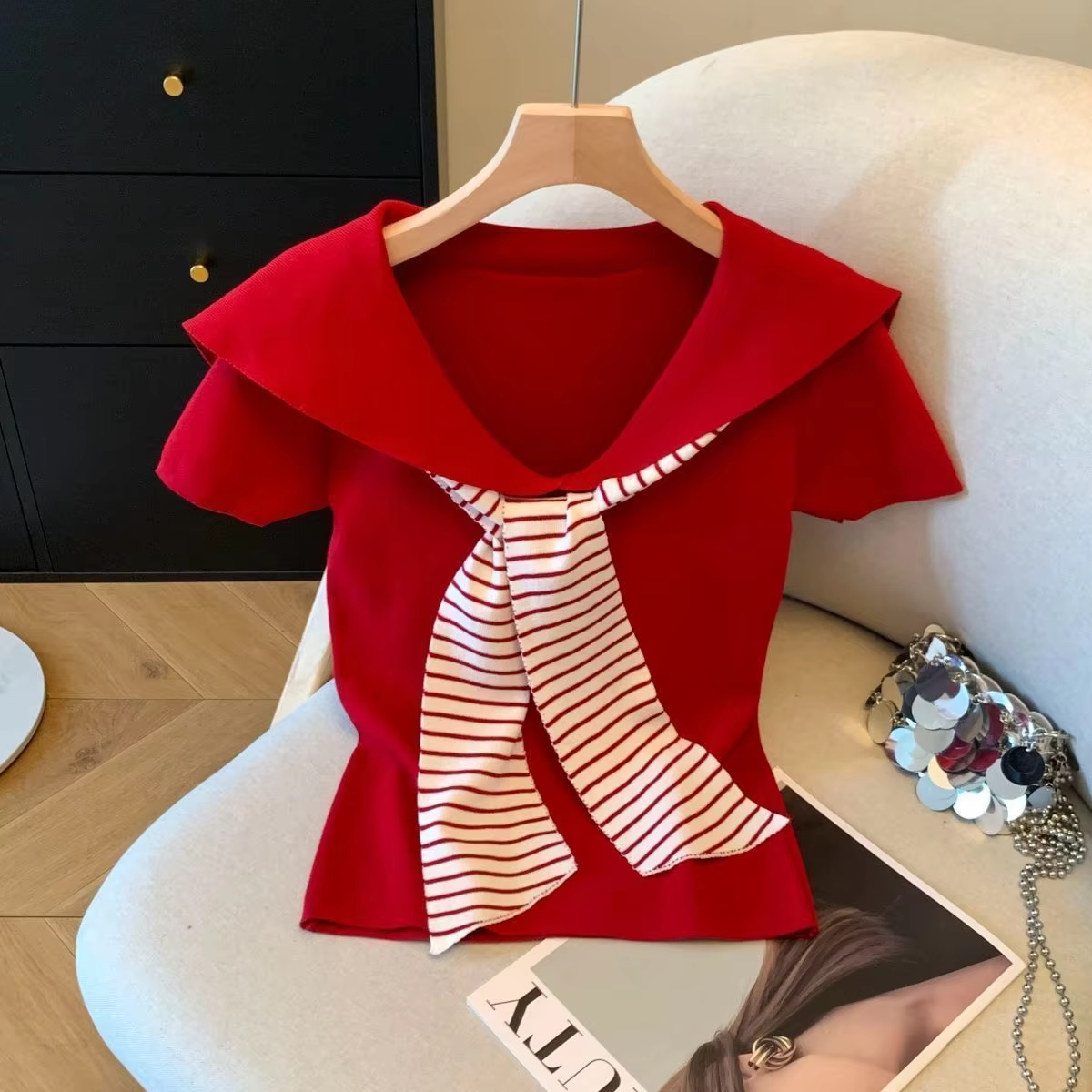Haut en tricot rayé à lacets et manches courtes pour femme