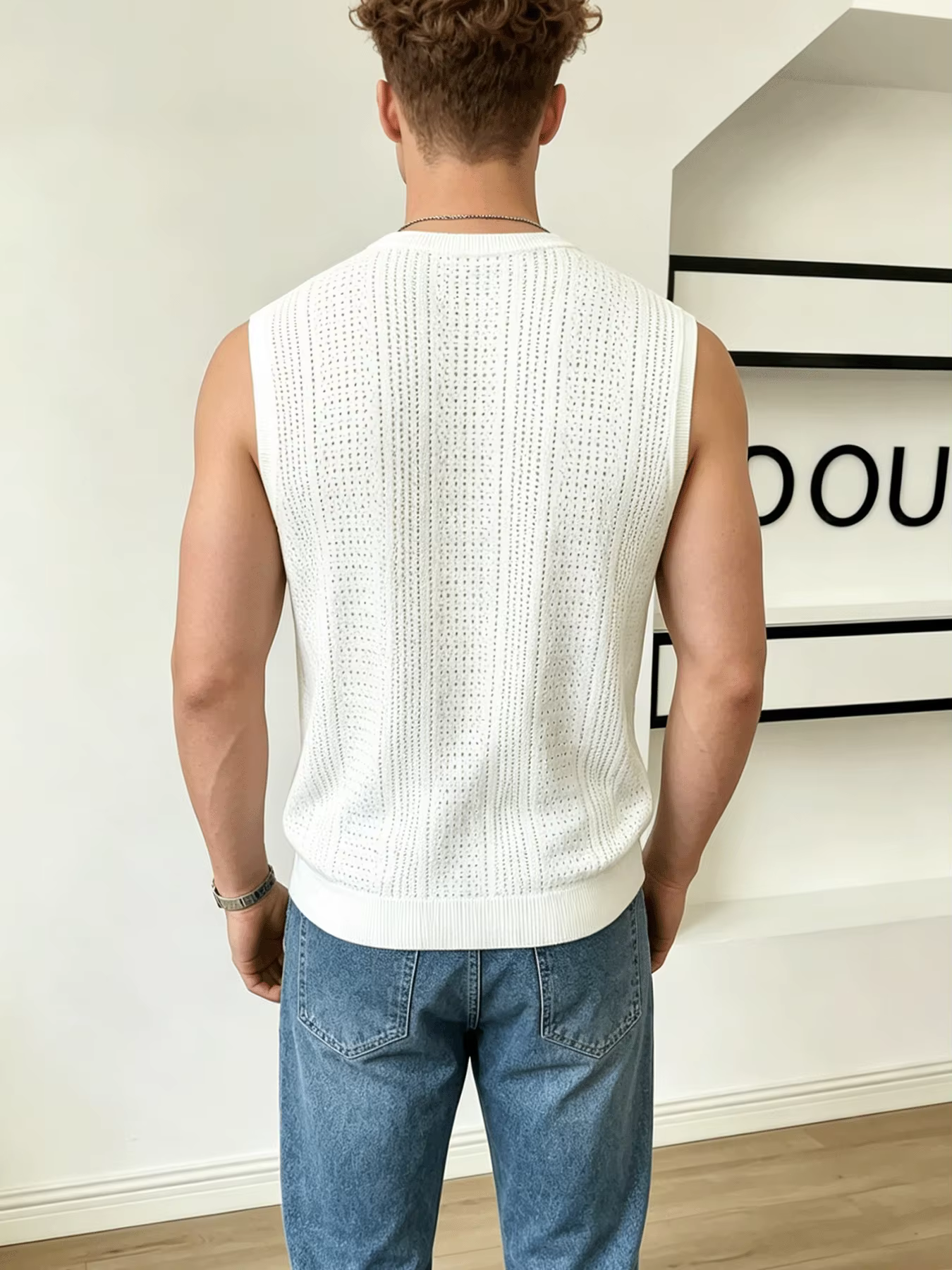 Les gilets tricotés sans manches pour hommes conviennent aux rendez-vous