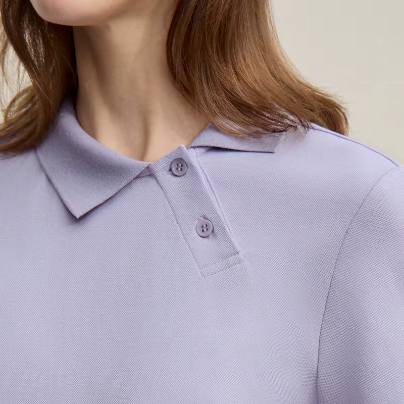 Polo Amii pour femme – Collection été 2026 – T-shirt décontracté à col revers et manches courtes avec patte de boutonnage asymétrique – Idéal pour superposer – Référence 12622015