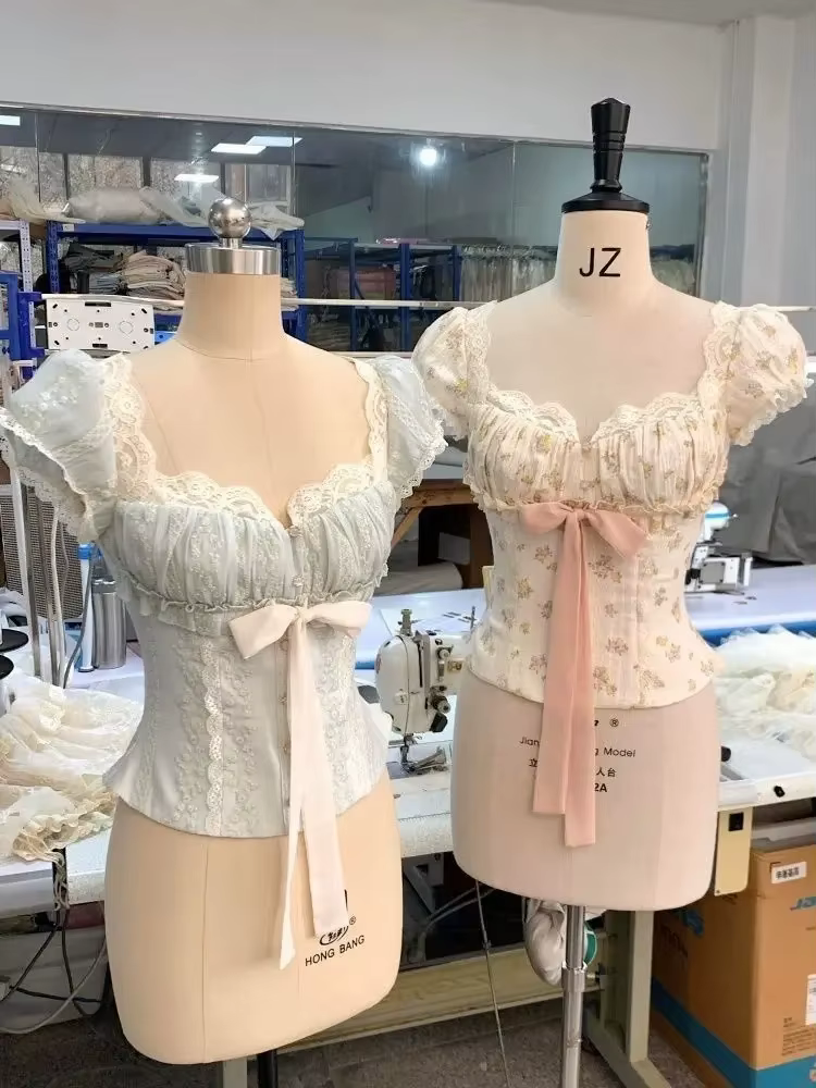 Chemisier floral en dentelle française pour femme