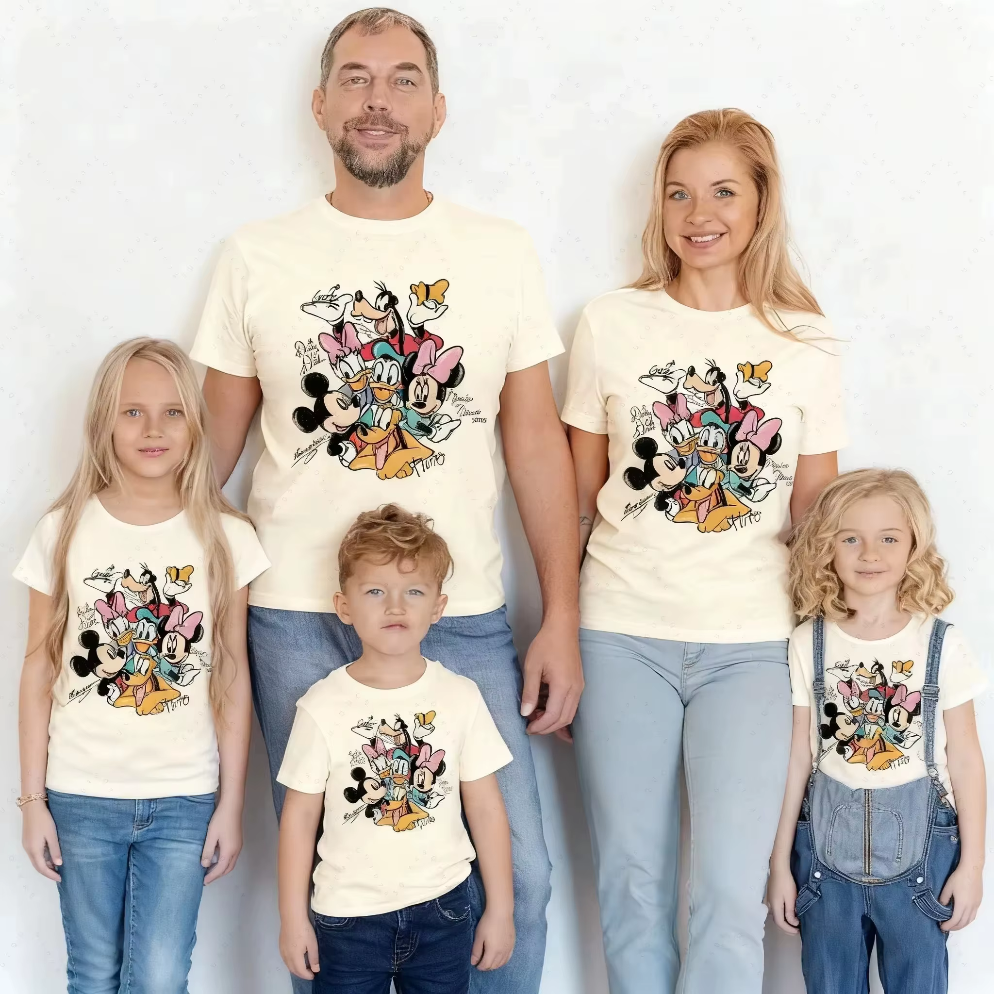 T-shirts imprimés Mickey et ses amis pour l'été 2026