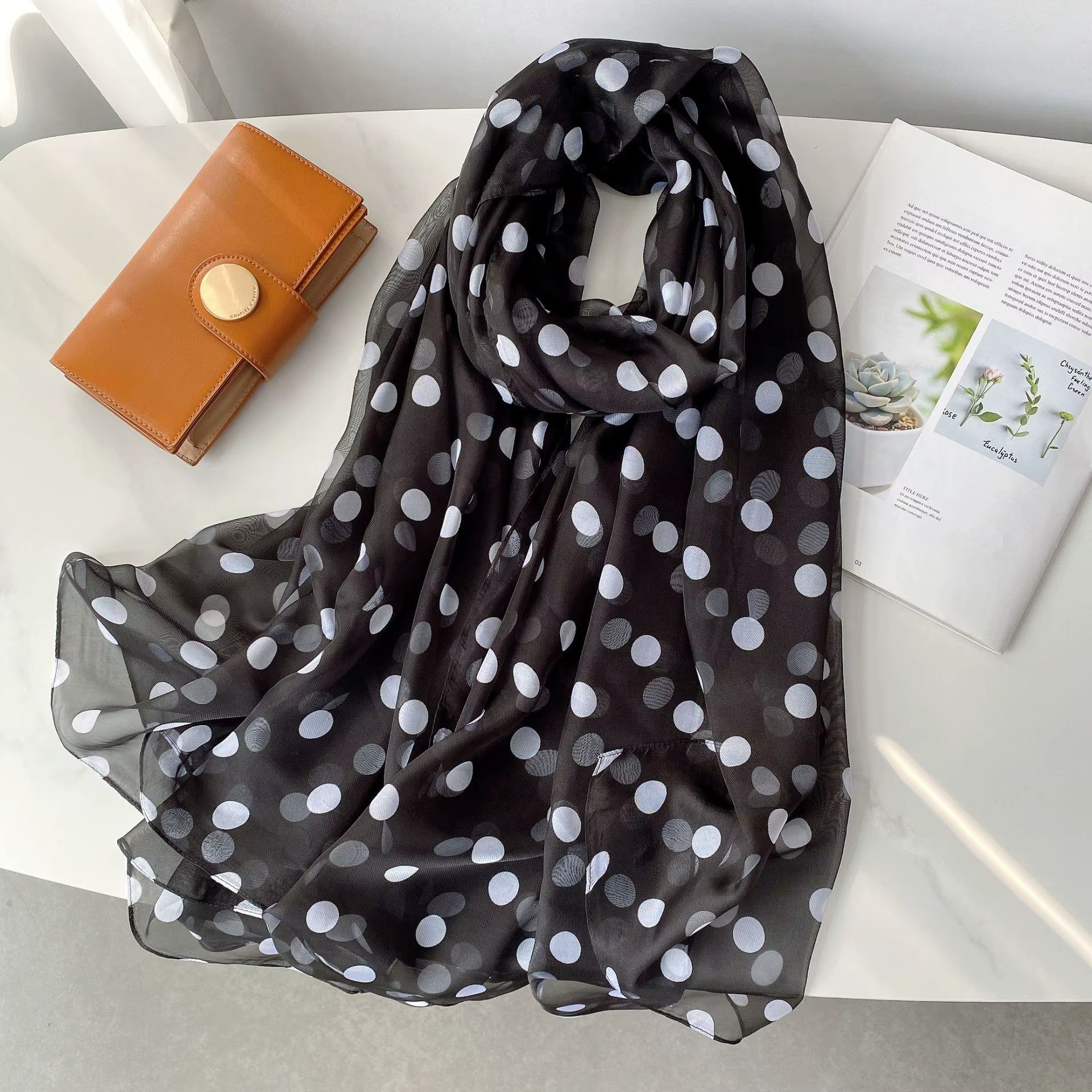 Écharpe en mousseline de soie imprimée à pois Boho longue
